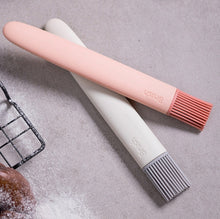 Load image into Gallery viewer, Kitchen Brush Removable Silicone Oil Brush Baking Barbecue Brush Oil Tool Random Color Delivery