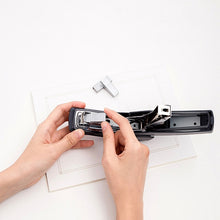 Load image into Gallery viewer, 1000pcs /Pack Deli 0012 Universal No. 12 Stapler 24/6 Staples Stapler Regular Staples