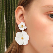 Load image into Gallery viewer, 1 Pair Boho Style Earrings Alloy Flower Long Earrings, White, Yellow, Red, Black, Pink, Dark Green