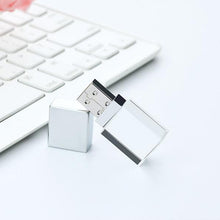 Load image into Gallery viewer, 2 PCS Crystal Flash Light Emitting USB 2.0 Flash Drive Car Music USB Flash Drive, 8G (200 Music + 80 MV), 16G (1000 Music + 110 MV), 32G (1000 Music + 300 MV)