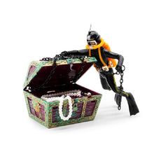 Load image into Gallery viewer, Pneumatic Fish Tank Decoration Diver Treasure Hunt Frogman Aquarium Fish Tank Landscape