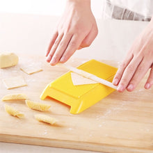 Load image into Gallery viewer, Plastic Pasta Macaroni Board Spaghetti Maker Rolling Pin Mold Kitchen Tool, Spaghetti Maker
