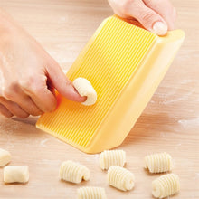 Load image into Gallery viewer, Plastic Pasta Macaroni Board Spaghetti Maker Rolling Pin Mold Kitchen Tool, Spaghetti Maker