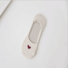 Load image into Gallery viewer, 3 Pairs  Non-slip Heart Pattern Invisible Socks
