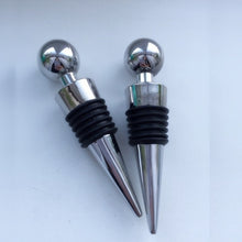 Load image into Gallery viewer, 2 PCS Reusable Vacuum Sealed Red Wine Bottle Stopper, Round Shape