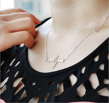 Load image into Gallery viewer, Necklace Love Shaped Titanium Steel Heartbeat Lockbone Chain Heart Pendant Necklace Female Retro Necklace Jewelry Accessorie, Gold, Silver