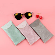 Load image into Gallery viewer, Snake Print PU Elastic Leather Sunglasses Bag  Myopia And Presbyopic Glasses Bag