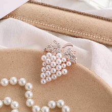 Load image into Gallery viewer, Diamond Grape Brooches Wild Pearl Pin Female Clothes Jewelry, Grape