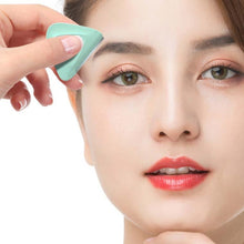 Load image into Gallery viewer, 2 PCS/Box Small Triangular Eyebrow Trimmer, 2 PCS Purple + Green