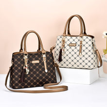 Load image into Gallery viewer, 422 Large Capacity Printing Handbag, Deep Coffee Deep Coffee Print, Bronze Deep Coffee Print, Dark Red Deep Coffee Print, Bronze Rice White Print, Rice White Rice White Print