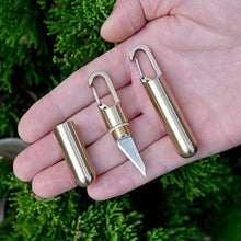 Load image into Gallery viewer, Keychain Pendant Small Knife Portable Art Cutting Knife, Bronze, Aluminum Alloy Black, Aluminum Alloy Red