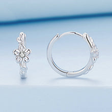 Load image into Gallery viewer, Sterling Silver S925 Small Flower Vine Plated Platinum Zircon Earrings, BSE767