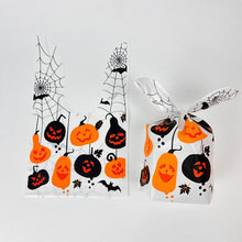 Load image into Gallery viewer, 50pcs /Pack Halloween Packaging Bags Candy Snacks Treat Bags, 13.5x22cm