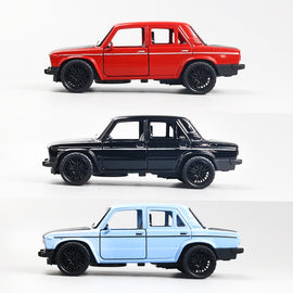 1:36 Alloy Car Model Three Open Door Small Car Toys Cake Ornaments