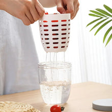 Load image into Gallery viewer, 600ml Fruit and Veggie Snack Cup with Lid and Fork Airtight Leak-proof Salad Box