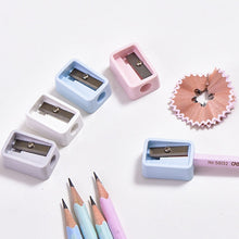 Load image into Gallery viewer, 5pcs Deli 0594 Mini Portable Children Pencil Sharpener