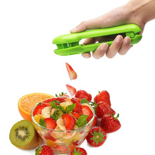 Load image into Gallery viewer, Grape Slicer Convenient Household Blueberry Strawberry Slicer Kitchen Tools