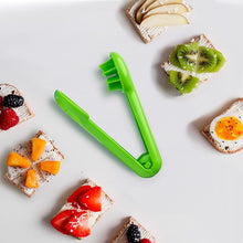 Load image into Gallery viewer, Grape Slicer Convenient Household Blueberry Strawberry Slicer Kitchen Tools