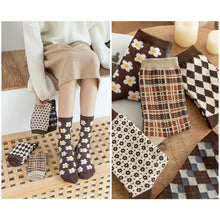 Load image into Gallery viewer, 1pair Women Autumn and Winter Socks Brown Color Thick Retro Mid-calf Socks