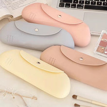Load image into Gallery viewer, Silicone Makeup Brush Storage Bag Portable Travel Storage Bag Large Capacity Cosmetic Organizer