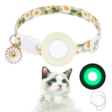 Load image into Gallery viewer, For AirTag 2nd Gen / AirTag 1st Gen Tracker Silicone Cover Small Daisy Pet Collar Dog Collar With Bell And Front Back Film