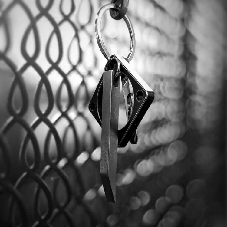 Portable Multi-Function Crowbar Self-Defense Bottle Opener Keychain