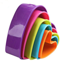 Load image into Gallery viewer, 5pcs / Set Cookies Plastic Cake Mould Biscuit Plunger Forms DIY Baking Tools