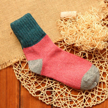 Load image into Gallery viewer, 5 Pairs Winter Vintage Rabbit Wool Socks Thicken Patchwork Cotton Socks