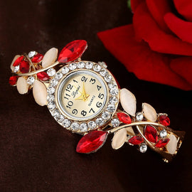 Ladies Retro Round Dial Diamond Petal Bracelet Quartz Watch
