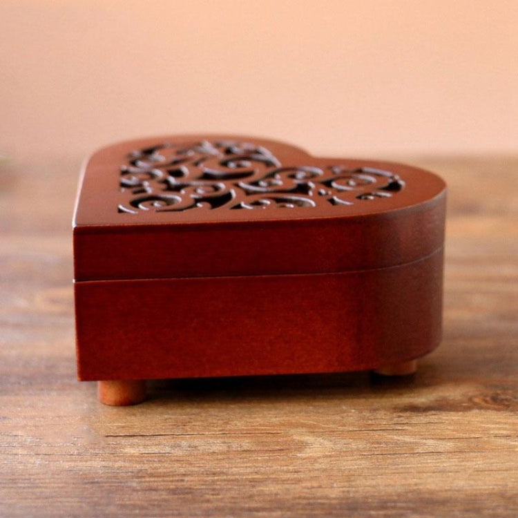Creative Heart Shaped Vintage Wood Carved Mechanism Musical Box Wind Up Music Box Gift, Golden Movement