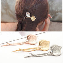 Load image into Gallery viewer, 2 PCS Fashion Wedding Hair Jewelry Flower Barrettes Solid Metal Leaf Pearl Hairpins