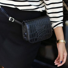 Load image into Gallery viewer, Vintage Women Alligator PU Leather Waist Pack Travel Belt Wallets Fanny Bags, Fanny Bags