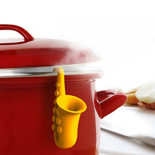 Load image into Gallery viewer, Horn Saxophone Silicone Pot Cover Raises Anti-overflow Device, Random Color Delivery, Horn