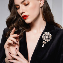 Load image into Gallery viewer, 2 PCS Crown Brooch Pearl Butterfly Fringed Brooch, Sliver, Gold