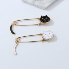 Load image into Gallery viewer, Lovely Drip Small Cat Wagging Tail Animal Brooch, Black, White