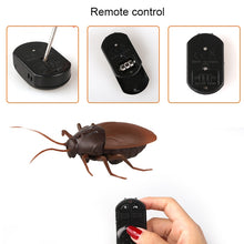 Load image into Gallery viewer, Tricky Funny Toy Infrared Remote Control Scary Creepy Cockroach, Size: 7.5*14cm