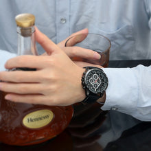 Load image into Gallery viewer, WeiYaQi 89031 Fashion Quartz Movement Wrist Watch with Leather Band