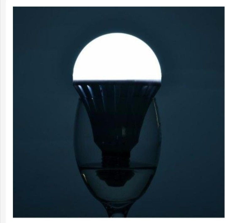 Techme E27 LED Cool White Rechargeable 9W Loadshedding Bulb