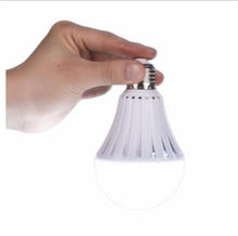 Load image into Gallery viewer, Techme E27 LED Cool White Rechargeable 9W Loadshedding Bulb